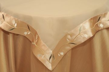 Carré brodé  organza 90x90 beige