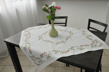 Carré brodé blanc 89x89 petites roses
