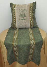 Chemin de table brodé velours vert, 40x195cm