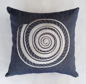 Housse coussin  brodée 43x43 escargot